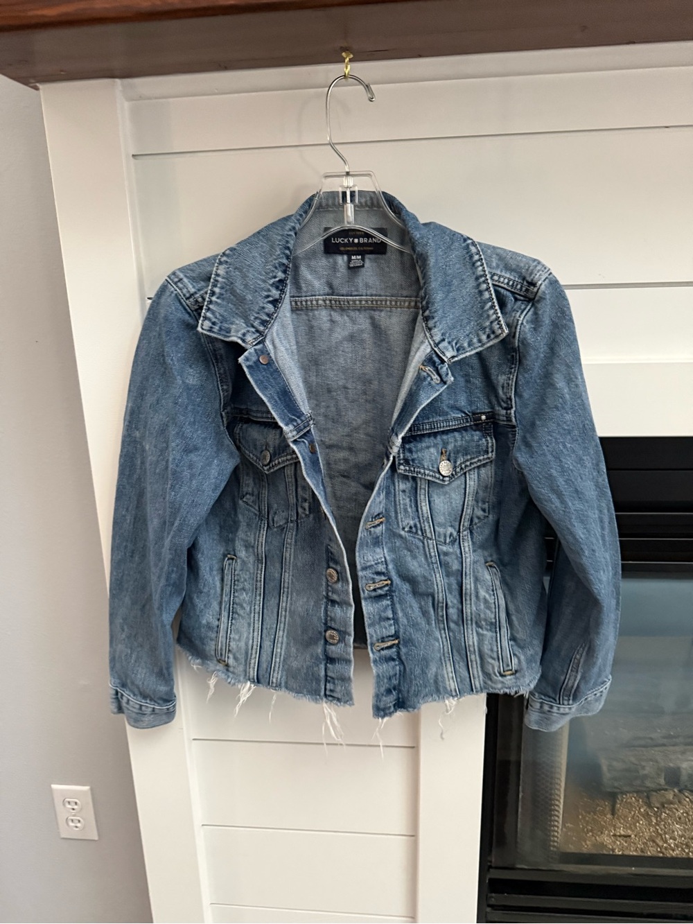 Women’s Classic Lucky Brand Faded Blue Distressed Denim Jacket slightly cropped